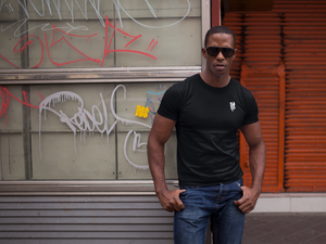 Mbitiouz Essential Tee – Elevate Your Everyday Hustle